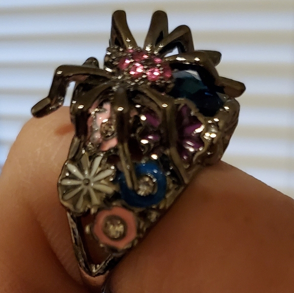 *Sale* New Sapphire Spider Drop Oil Flower Ring. - Picture 8 of 12